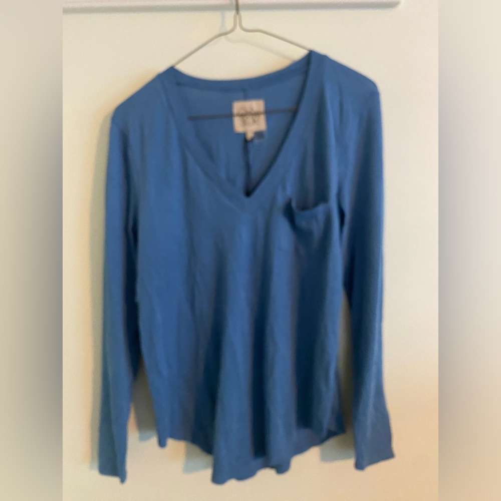 NWT CHASER Blue V-Neck‎ Super Soft Pocket Pullover Long Sleeve Top Size Medium